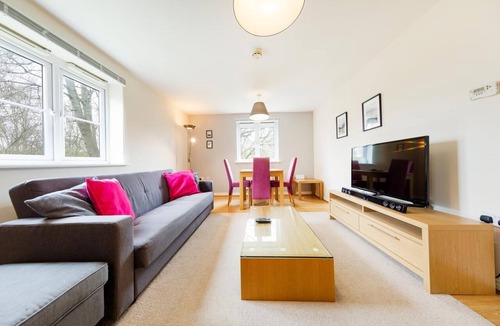 Filton Apartment | Bristol Luxury Apartment with Parking