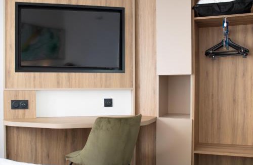 Saint-Sylvain-d'Anjou Hotel | Brit Hotel Angers Parc Expo - L'Acropole