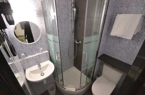 Baillet-en-France Hotel | Brit Hotel Baillet en France
