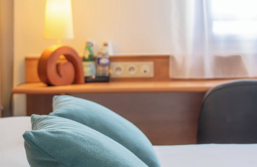 Bressuire Hotel | Brit Hotel Bressuire (formerly Plume Hotel)