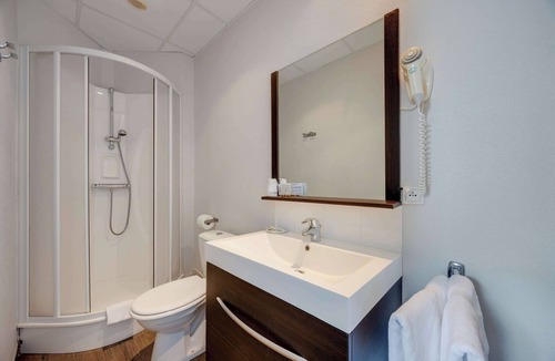 Bagnoles-de-l'Orne Hotel | BRIT HOTEL CONFORT BAGNOLES NORMANDIE
