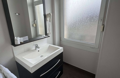 Bagnoles-de-l'Orne Hotel | BRIT HOTEL CONFORT BAGNOLES NORMANDIE