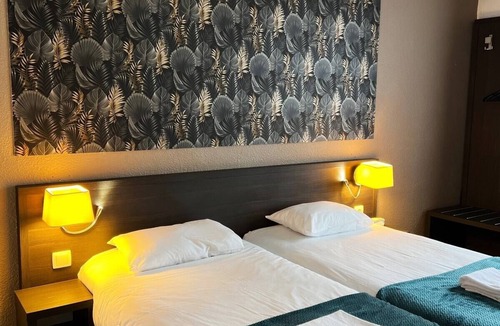 Gien Hotel | Brit Hotel Confort Gien