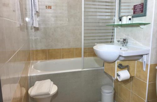 Cap d'Agde Hotel | Brit Hotel Confort Hélios Agde