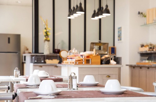 Lannion Apartment | BRIT HOTEL Confort Lannion Centre Gare