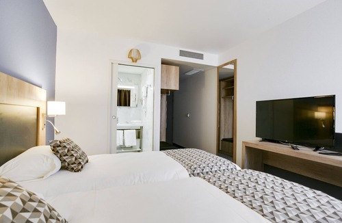 Loches Hotel | Brit Hotel Confort Loches
