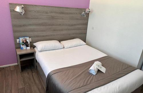 Nevers Hotel | BRIT HOTEL CONFORT NEVERS Centre Gare