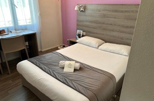 Nevers Hotel | BRIT HOTEL CONFORT NEVERS Centre Gare