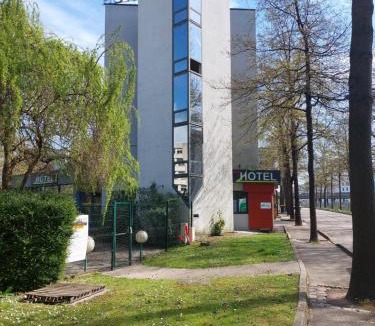 Quartier Saint-Marc - Croix de Pierre - Saint-Nicaise Hotel | Brit Hotel Confort Rouen Centre