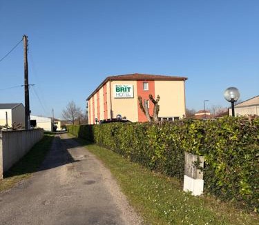 Bias Hotel | Brit Hotel Confort Villeneuve Sur Lot
