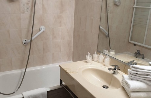 Avallon Hotel | Brit Hotel Dak’Hôtel