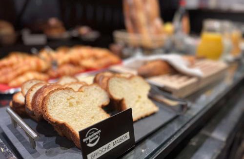 L'Aigle Hotel | Brit Hotel Du Dauphin L'Aigle