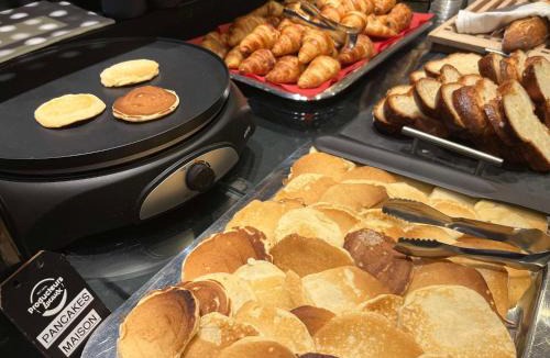 L'Aigle Hotel | Brit Hotel Du Dauphin L'Aigle