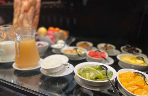 L'Aigle Hotel | Brit Hotel Du Dauphin L'Aigle