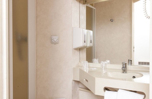 Arras Hotel | Brit Hotel Essentiel Arras