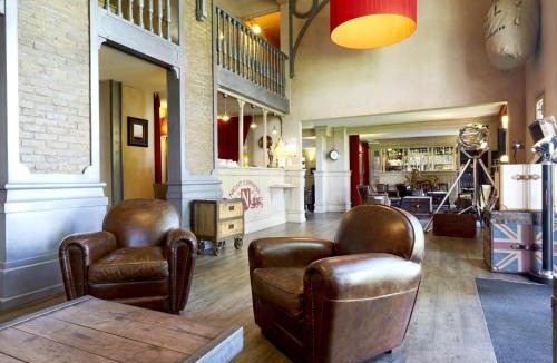Cholet Hotel | Brit Hotel Essentiel Cholet