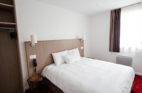 Cholet Hotel | Brit Hotel Essentiel Cholet