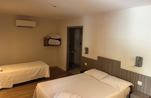 Millau Hotel | Brit Hotel Essentiel Millau