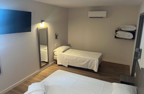 Millau Hotel | Brit Hotel Essentiel Millau