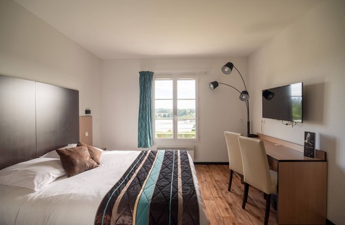 Saint-Yrieix-la-Perche Hotel | Brit Hotel Confort La Tour Blanche