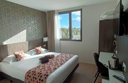 Ploermel Hotel | Brit Hotel - Hotel de l'Hippodrome