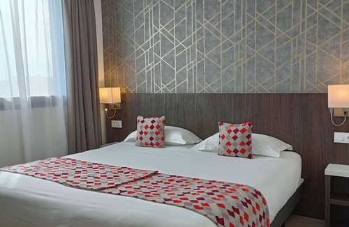 Ploermel Hotel | Brit Hotel - Hotel de l'Hippodrome