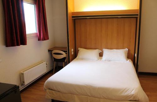 Evreux Hotel | Brit Hotel La Bonne Etape