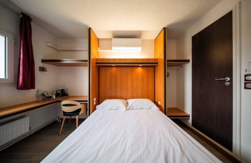 Evreux Hotel | Brit Hotel La Bonne Etape