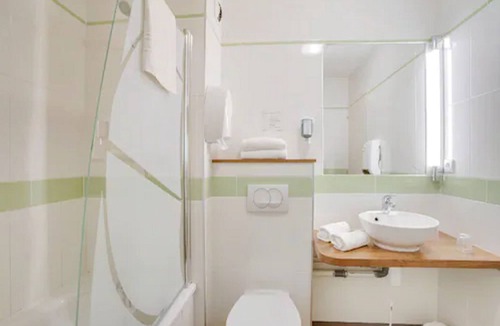 Lessay Hotel | Brit Hotel La Cote Des Havres