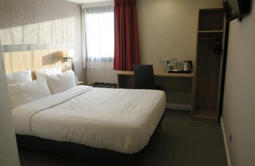 La Ferte-Bernard Hotel | Brit Hotel La Ferte Bernard