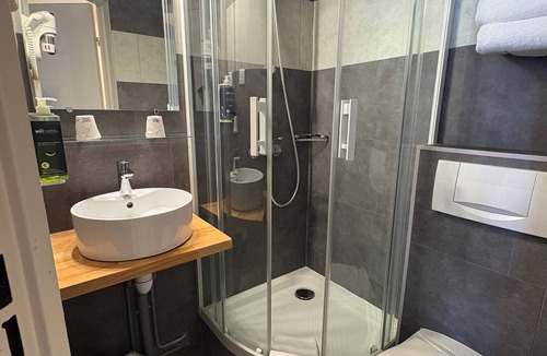 Ergue-Gaberic Hotel | Brit Hotel Le Kerodet