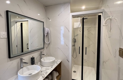 Troyes Hotel | Brit Hotel Le Royal - Troyes