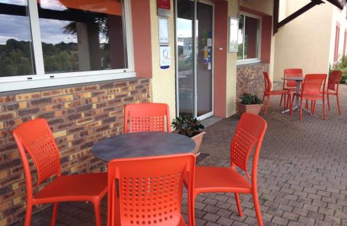 Saint-Saturnin Hotel | Brit Hotel Les Evens