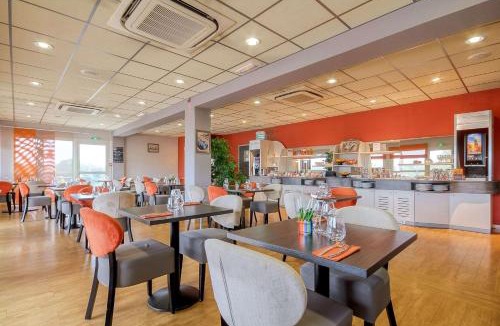 Saint-Saturnin Hotel | Brit Hotel Les Evens