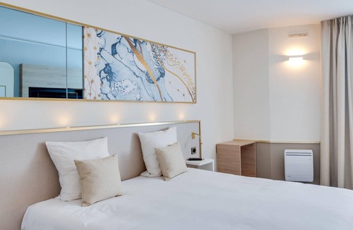 Saint-Jean-de-Braye Hotel | Brit Hotel Orléans St Jean de Braye - L'Antarès
