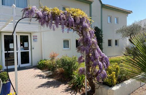 Salon-de-Provence Hotel | Brit Hotel Salon de Provence