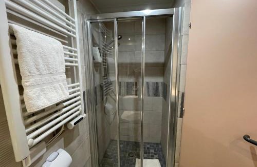 Fayet Hotel | Brit Hotel St-Quentin/Nord