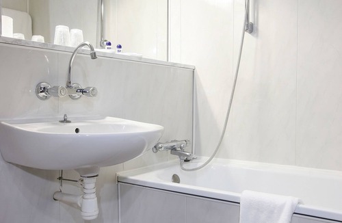 Fumel Hotel | Brit Hotel Vallee du Lot