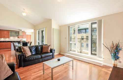 Newhaven Apartment | Britania Penthouse