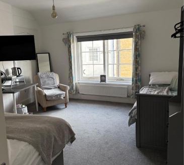 Sherborne Hotel | Britannia inn