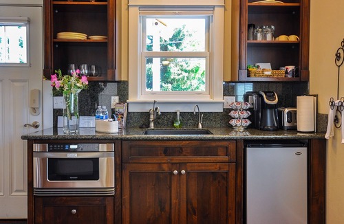 Jacksonville Cottage | Britt Cottage - Perfect Downtown Location