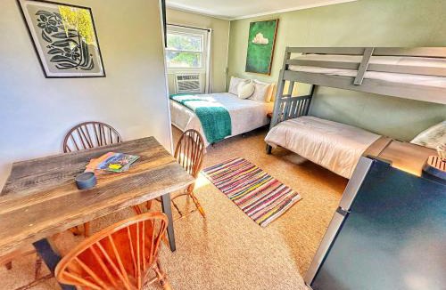 Manchester Center Hotel | Brittany Motel