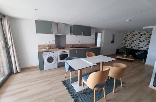 Malemort-sur-Correze Apartment | Brive, La Villa Bellevue