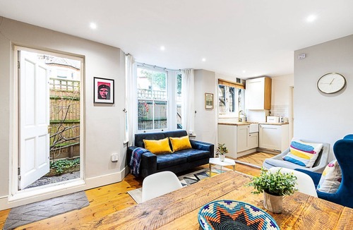 Brixton Hill Apartment | Brixton Garden Escape