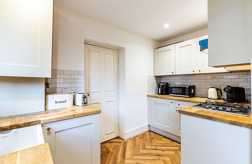 Brixton Hill Apartment | Brixton Garden Escape