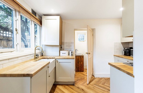 Brixton Hill Apartment | Brixton Garden Escape