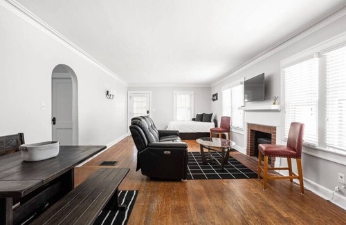 Broad Ripple House | Broad Ripple Bliss: Vintage & Modern Mix