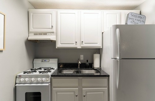 Broad Ripple Apartment | Broad Ripple Gem: Walkable!