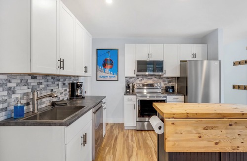 Bethel Apartment | Broad Street 1 | Pine
