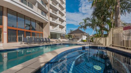 Broadbeach Resort | Broadbeach Savannah Resort